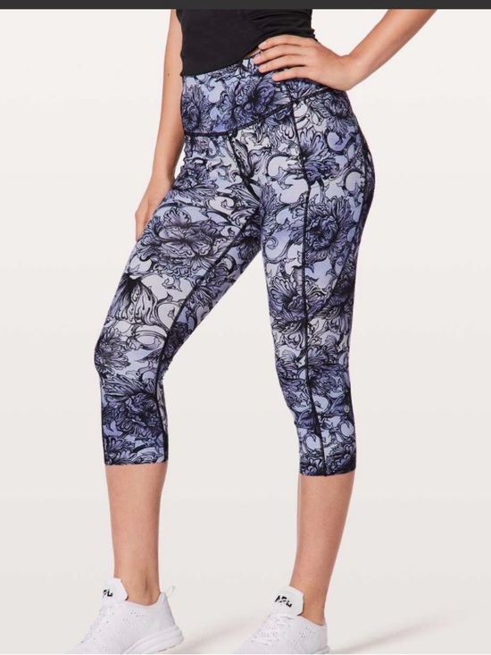 lululemon athletica Pants - Lululemon Fast Free Crop II *Nulux 19" Hanakotoba Starlight Multi size 4